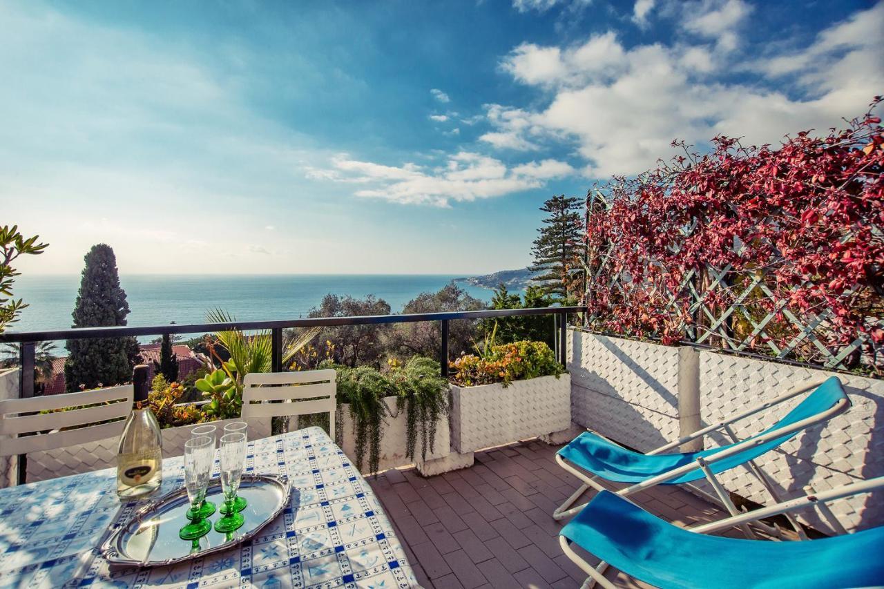 Una Terrazza Sul Golfo Di Ospedaletti By Wonderful Italy Dış mekan fotoğraf